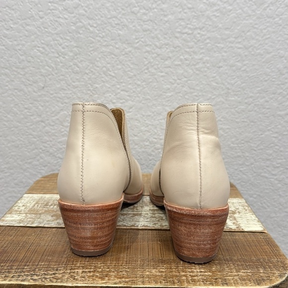 Nisolo Mia Everyday Leather Ankle Bootie Bone Size 7 - Picture 5 of 6